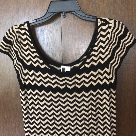BLOWOUT SALE! Gorgeous Zig Zag Dress - Picture 2 of 4